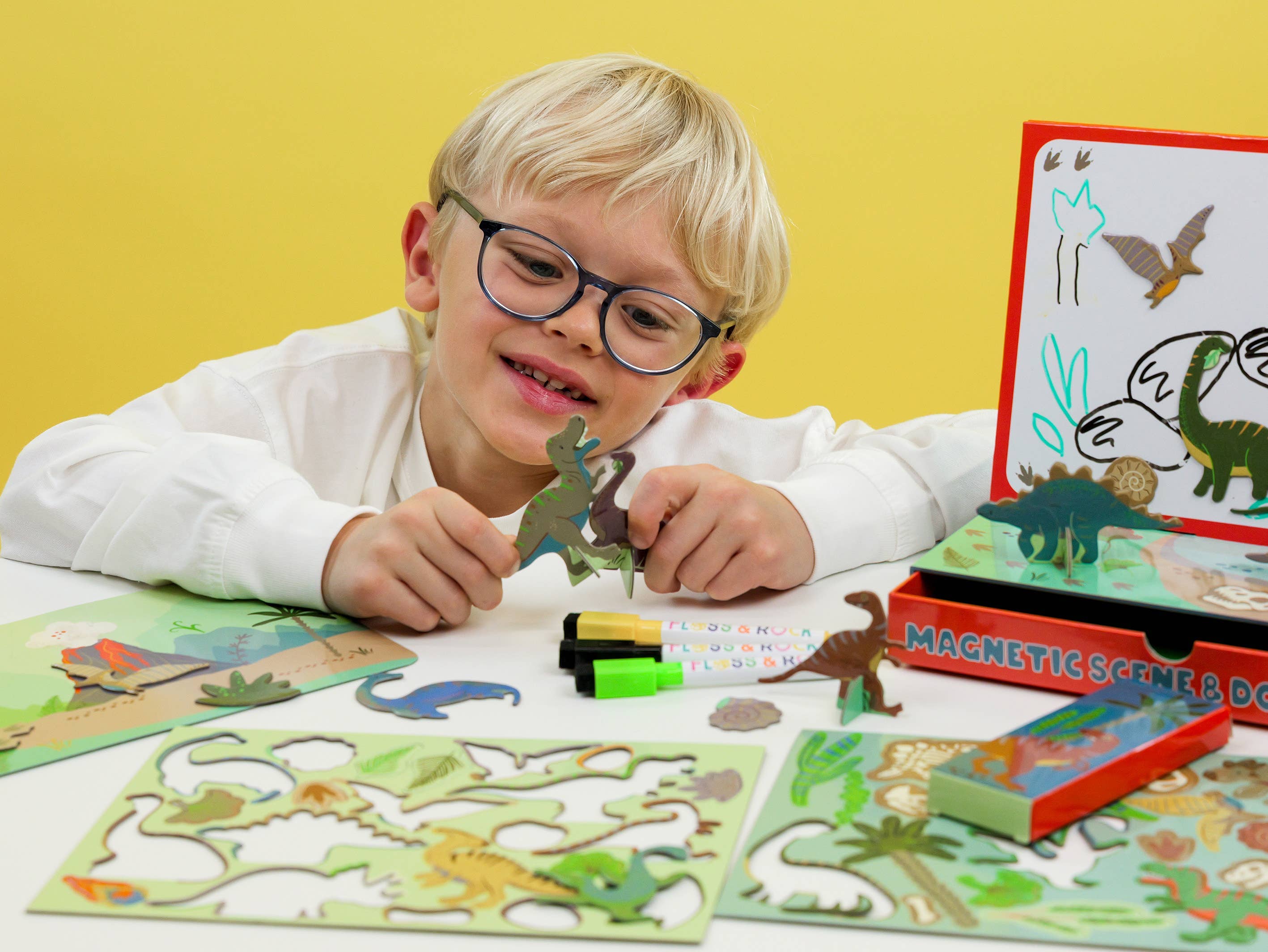 Dinosaur Magnetic Scene &amp; Doodle Set