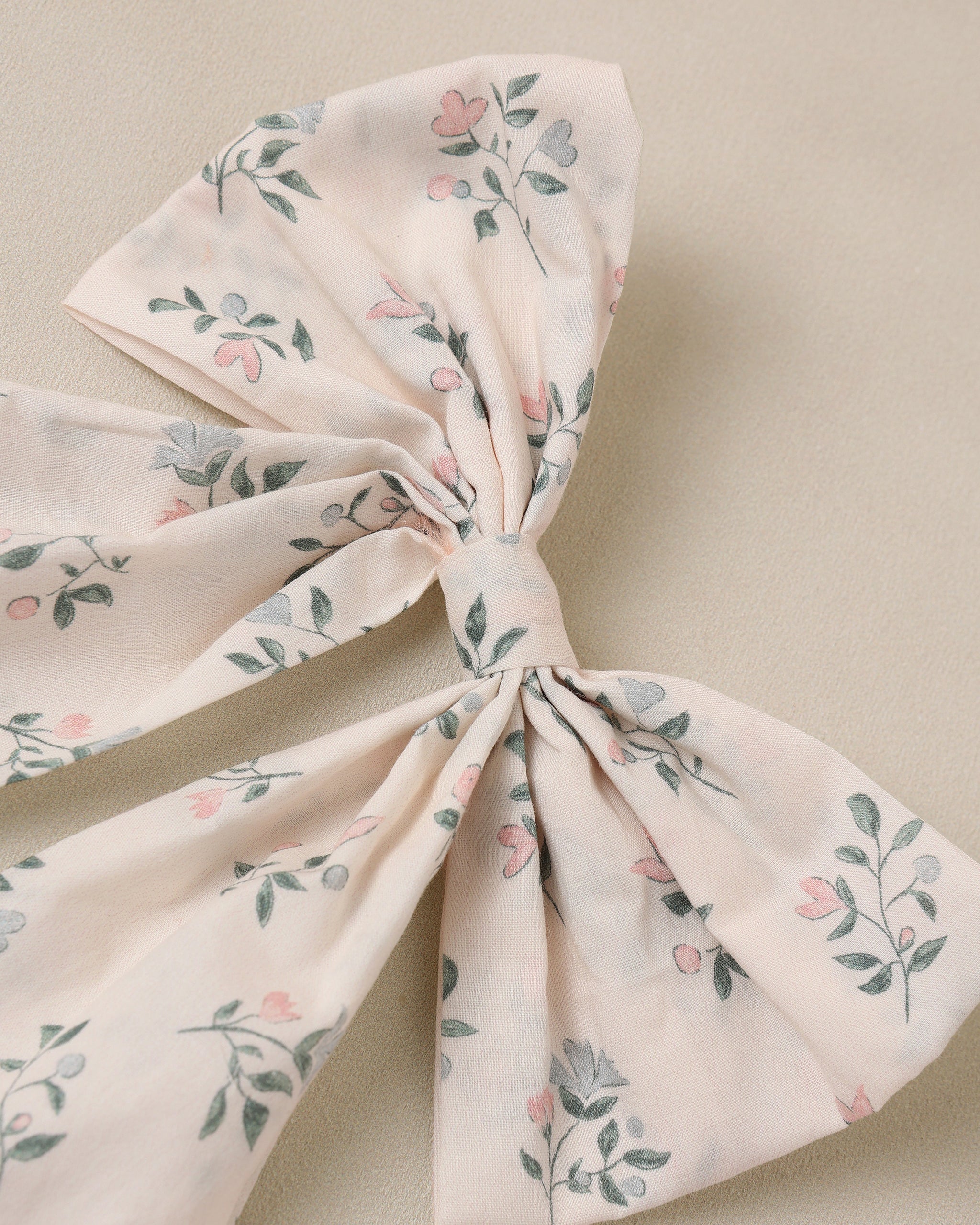 Ditsy Everly Bow