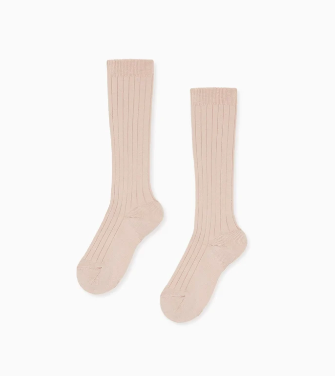 Pale Pink Ribbed Knee High Girl Socks | La Coqueta